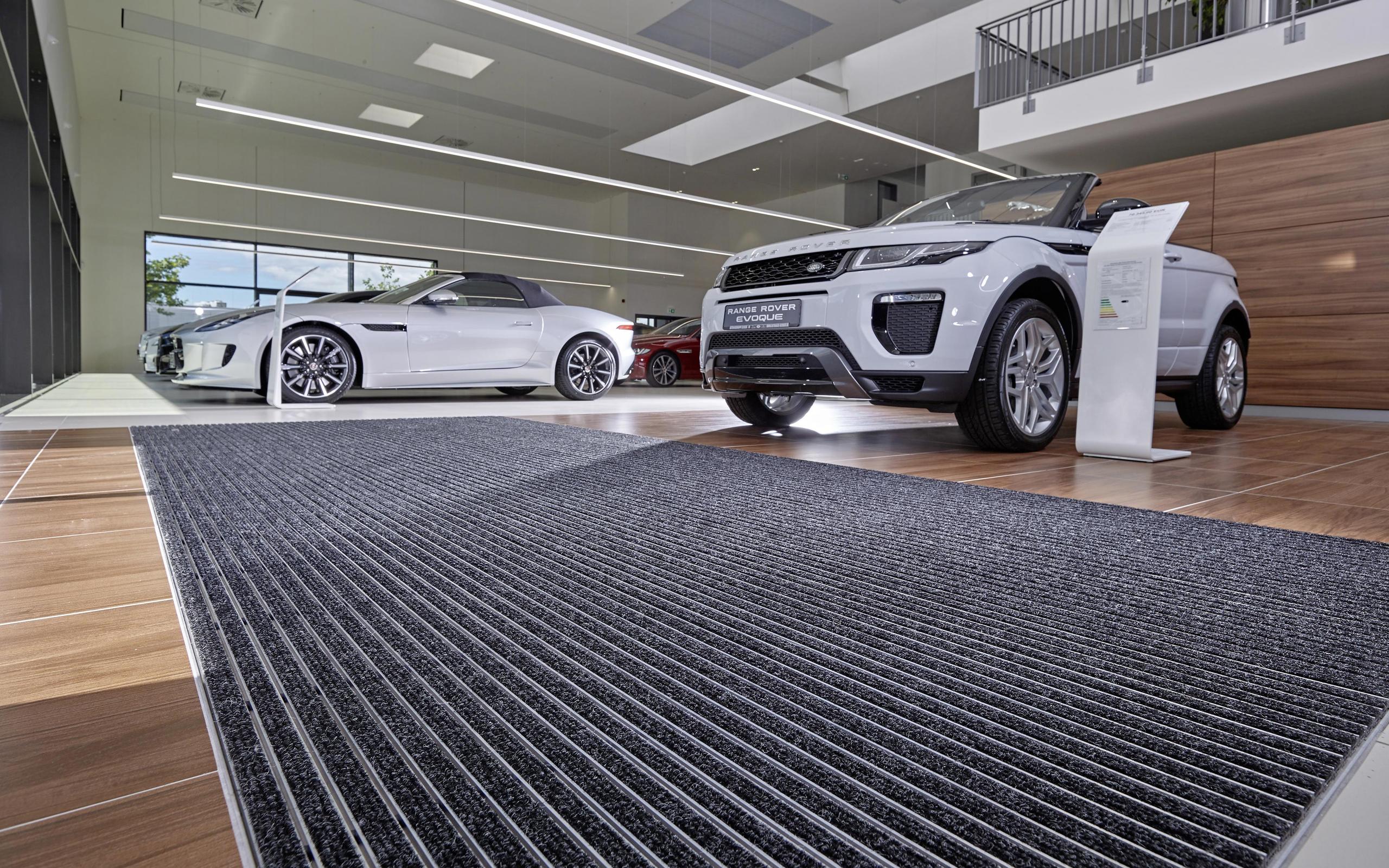 Fußmattensysteme für Autohäuser und Ausstellungsräume von fuma Hauszubehör GmbH